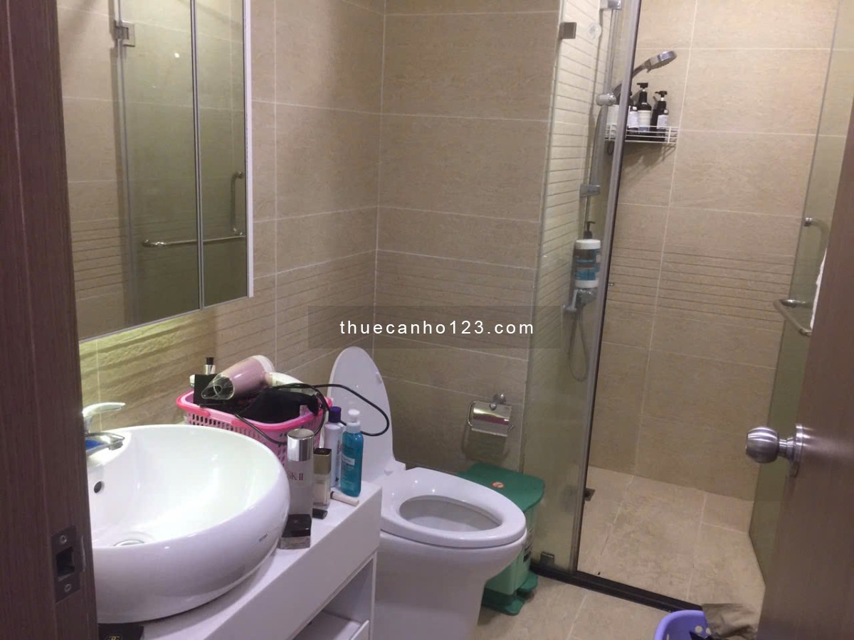 Cho thuê căn CC tòa Park 1, 2PN và 2VS, Tầng thấp, Diện tích đẹp 80.3m2, Vinhomes Central Park.