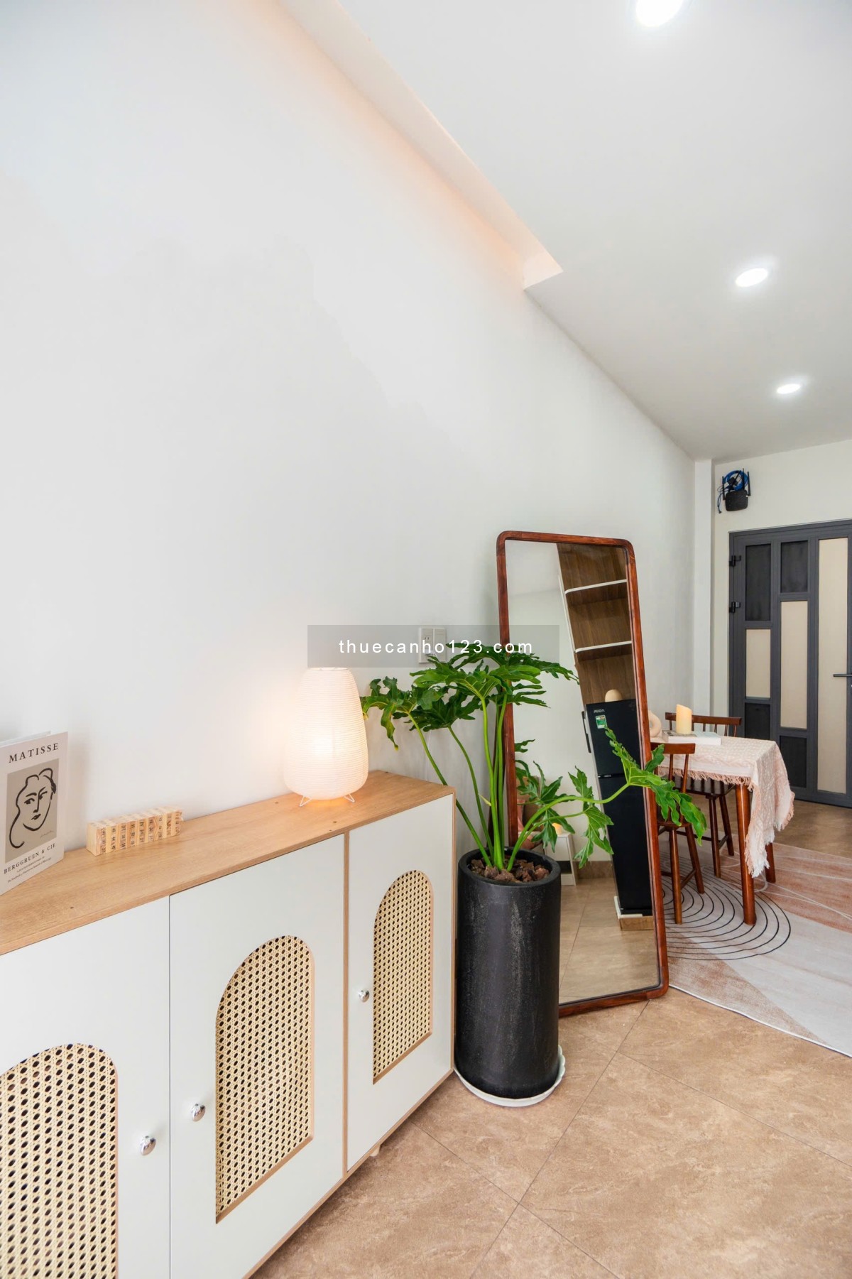 Căn hộ studio full nội thất rộng 40m2 gần sân bay tân sơn nhất ga t3 lăng cha cả