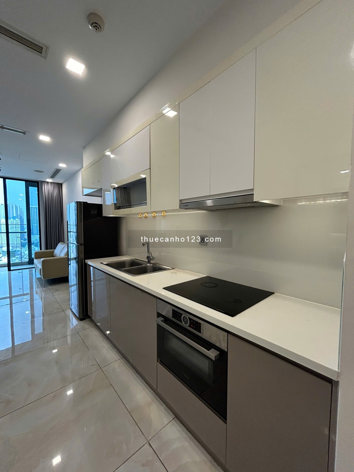 VINHOMES GOLDEN RIVER Q1 { Cho thuê căn hộ cao cấp 1 phòng ngủ }