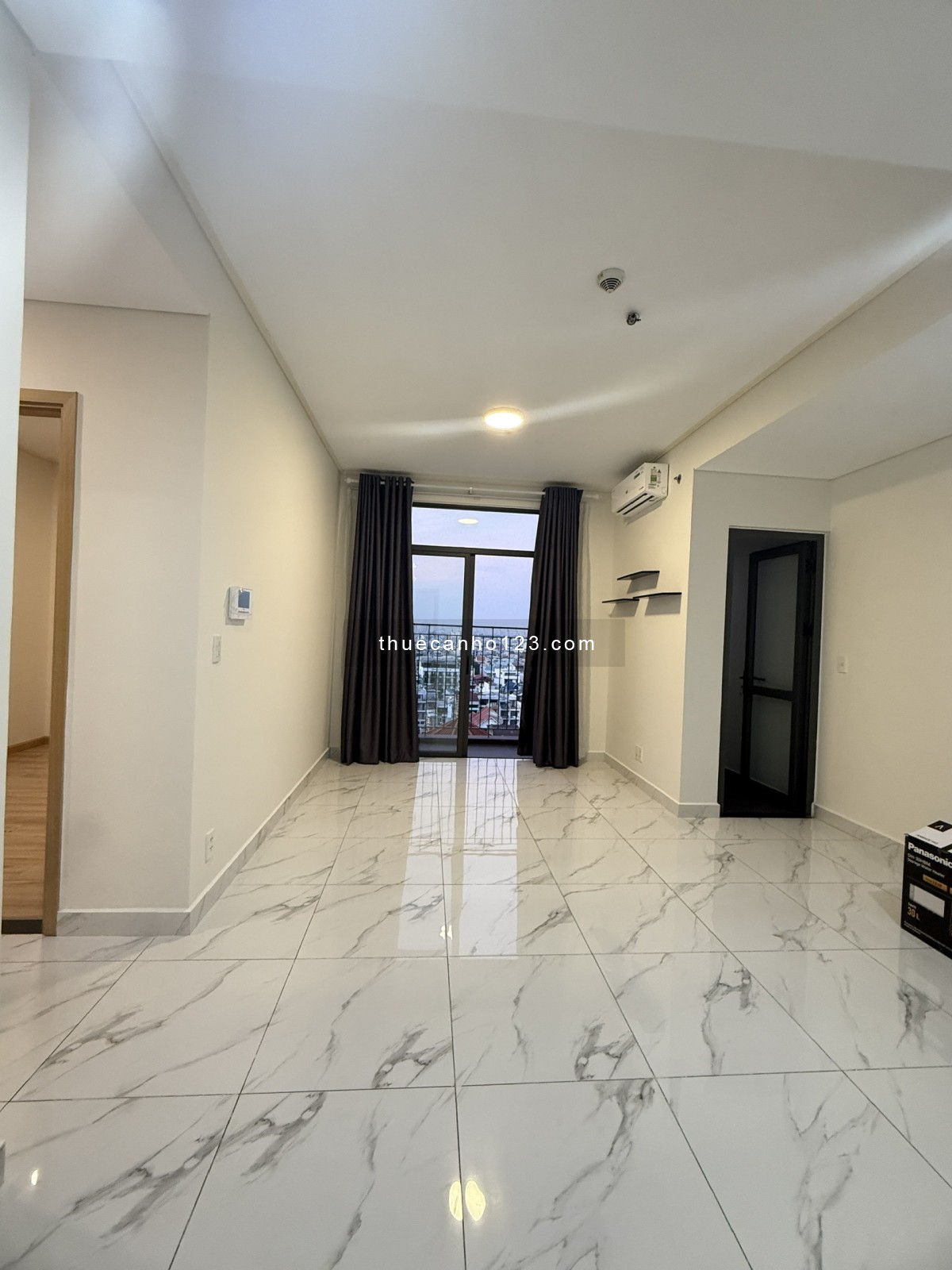 Cần cho thuê nhà trống có máy lạnh, giường, tủ chỉ 11tr/tháng, nhà mới, ở liền. LH 0903675770 - Thắm