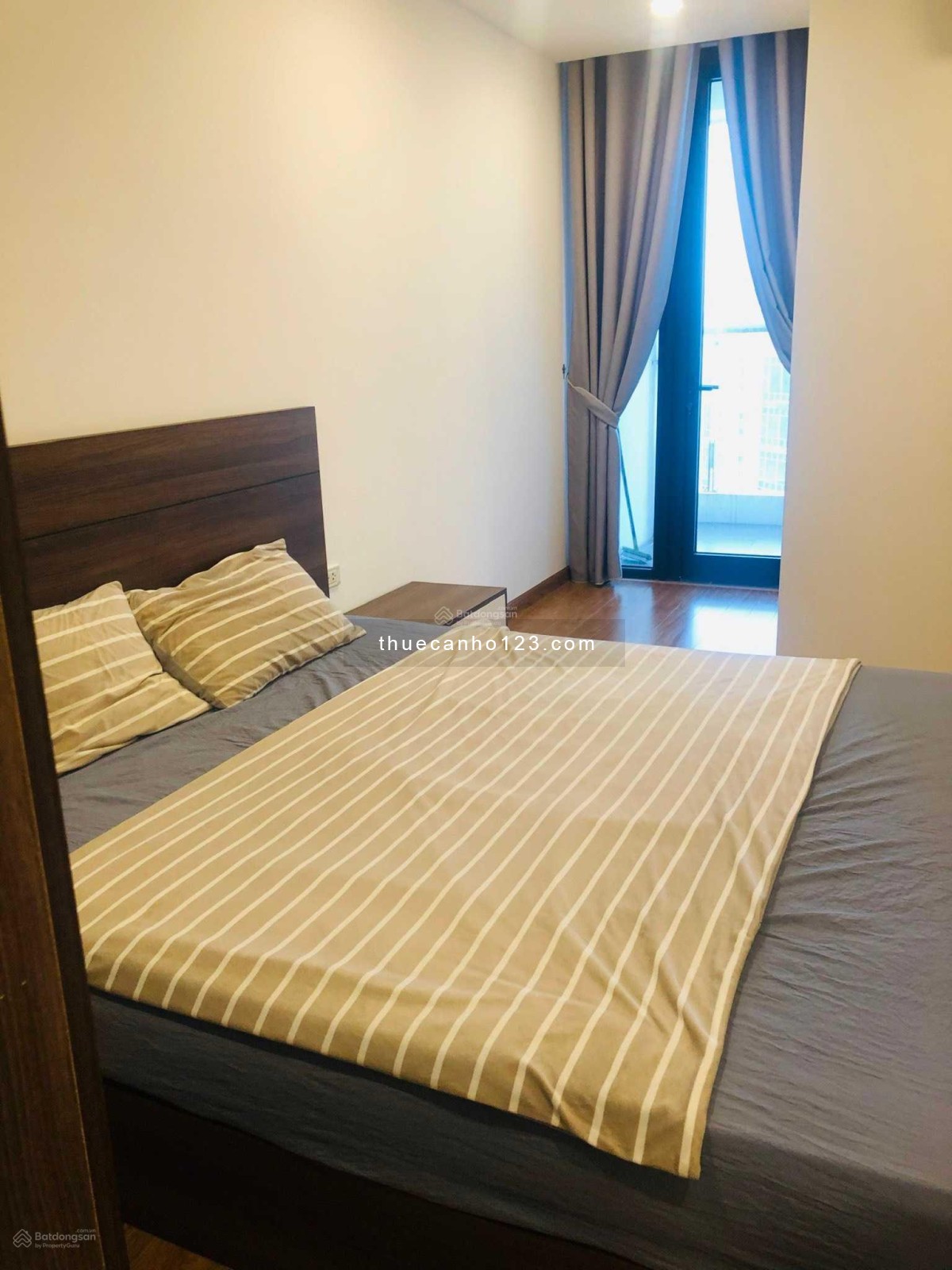 Chính chủ cho thuê căn hộ 2 phòng ngủ tại Hà Nội Center Point