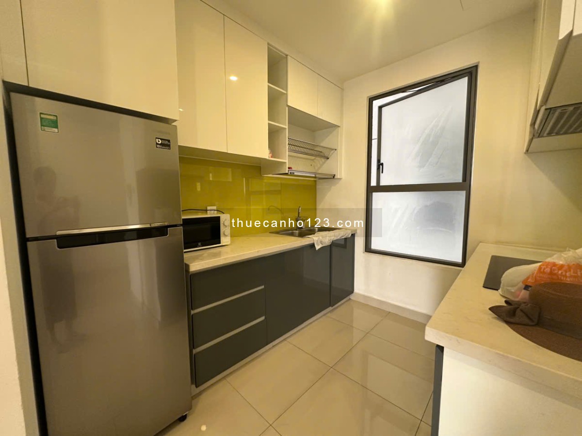 Lên nhà là mê ngay, 3PN 96m2 view Sông.Nội thất chỉn chu, ban công dài, giá 24 triệu. The Sun Avenue