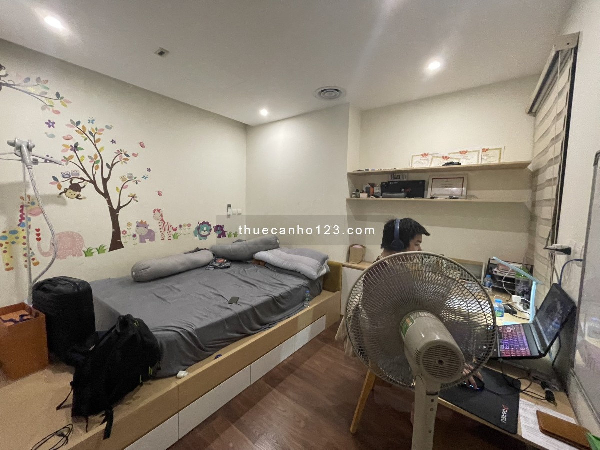 Cho thuê căn hộ 3PN cao cấp tại GoldSeason – 47 Nguyễn Tuân