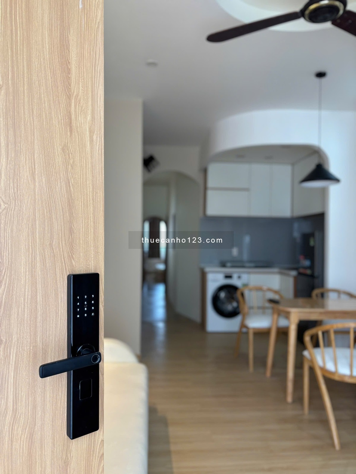 Hệ Thống Căn Hộ 1PN Ban Công/Cửa Sổ Trời Gần Etown Cộng Hoà – Nhà Ga T3