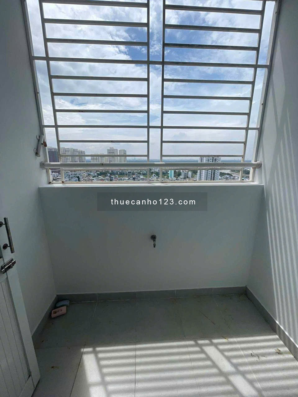 Saigon Tower, Thoại Ngọc Hầu, Tân Phú căn 2p ngủ giá 8tr