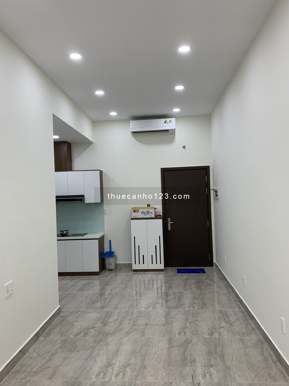 không có căn thứ 2, Officetel 42m2 có sân vườn siêu chill, NT cơ bản. giá 13triệu tại The Sun Avenue