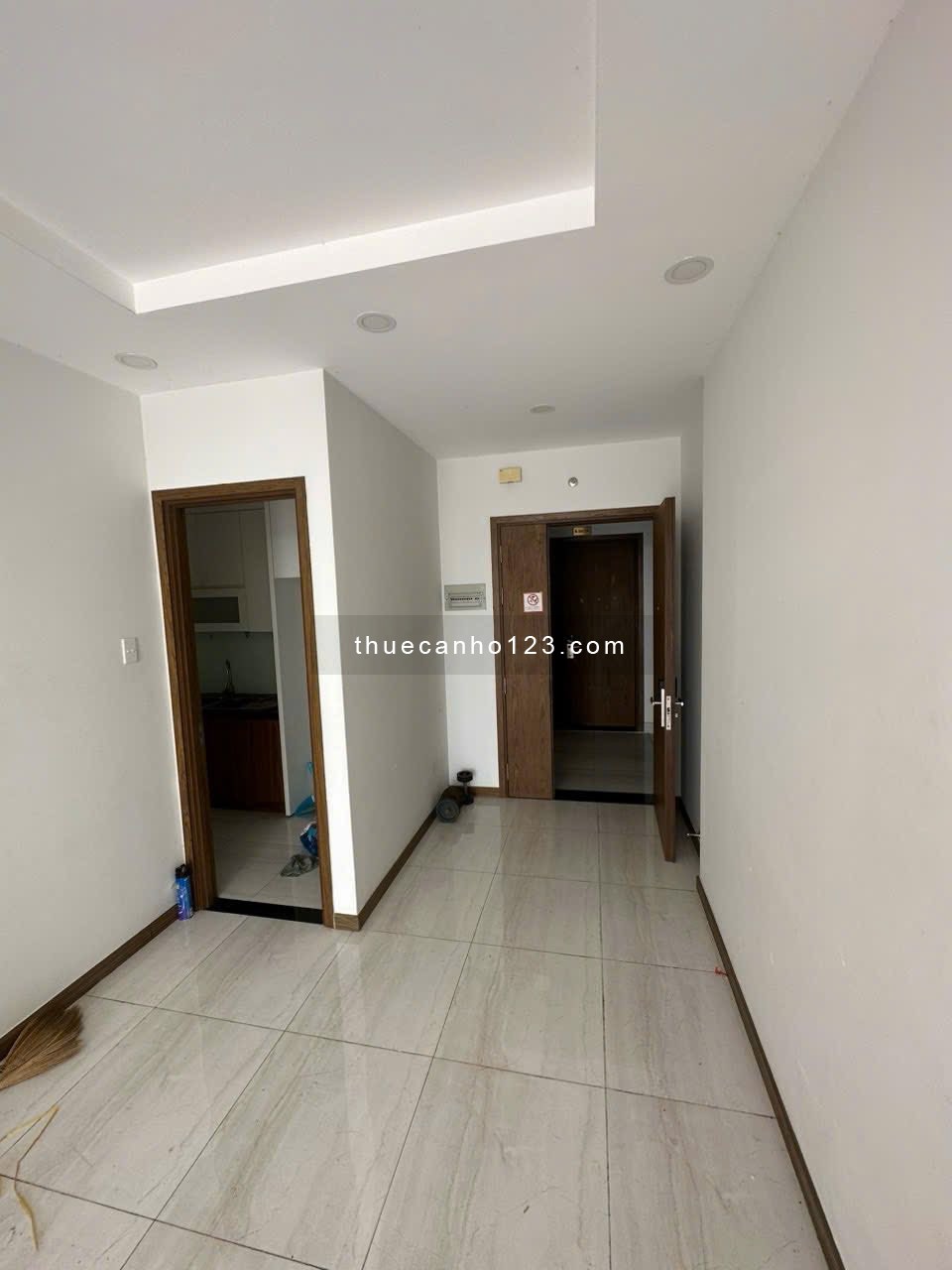 Cho thuê 2PN2WC Him Lam Phú An, Giá 9tr