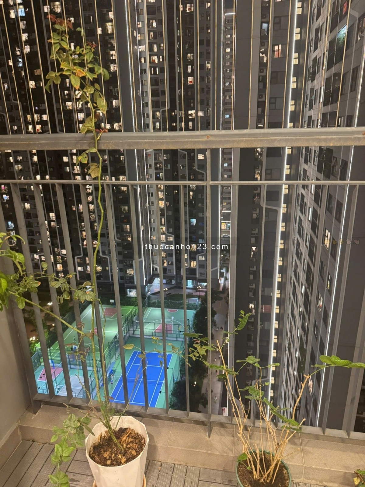 Cho thuê căn hộ 2N1WC full đồ tại Vinhomes Smart City