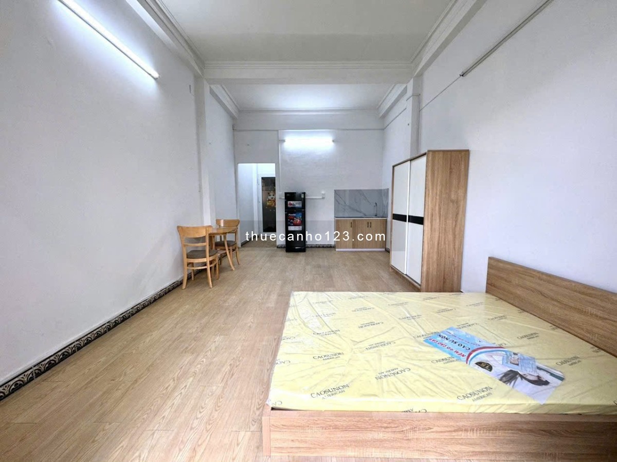 Cho thuê căn hộ Studio Ban công Q4 gần ĐH Luật, ĐH Nguyễn Tất Thành, cầu Tân Thuận