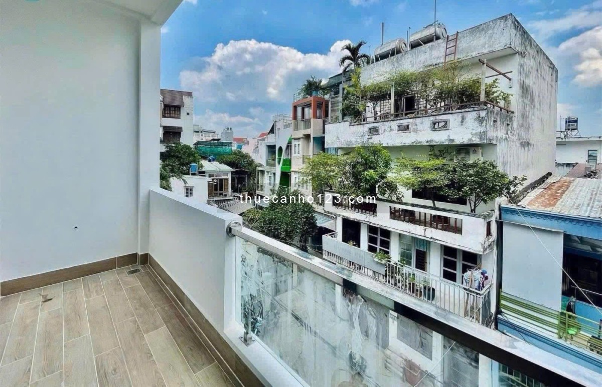 Cho thuê căn hộ dịch vụ, gần chợ Bà Chiểu, Nguyễn Trung Trực, Q. Bình Thạnh, ban công lớn 0901494216