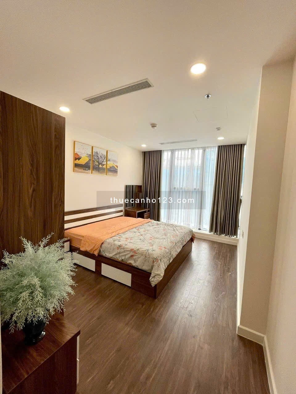 CCCC Hà Đô Centrosa, 3/2, Q10: Nội thất cao cấp, 3p ngủ, 95m2, 23tr