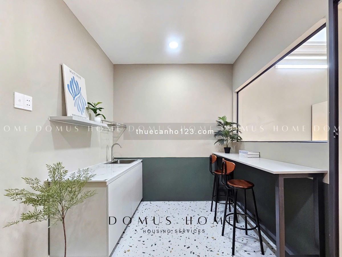 Cho thuê căn hộ 1PN ban công, mặt tiền Khánh Hội Q4