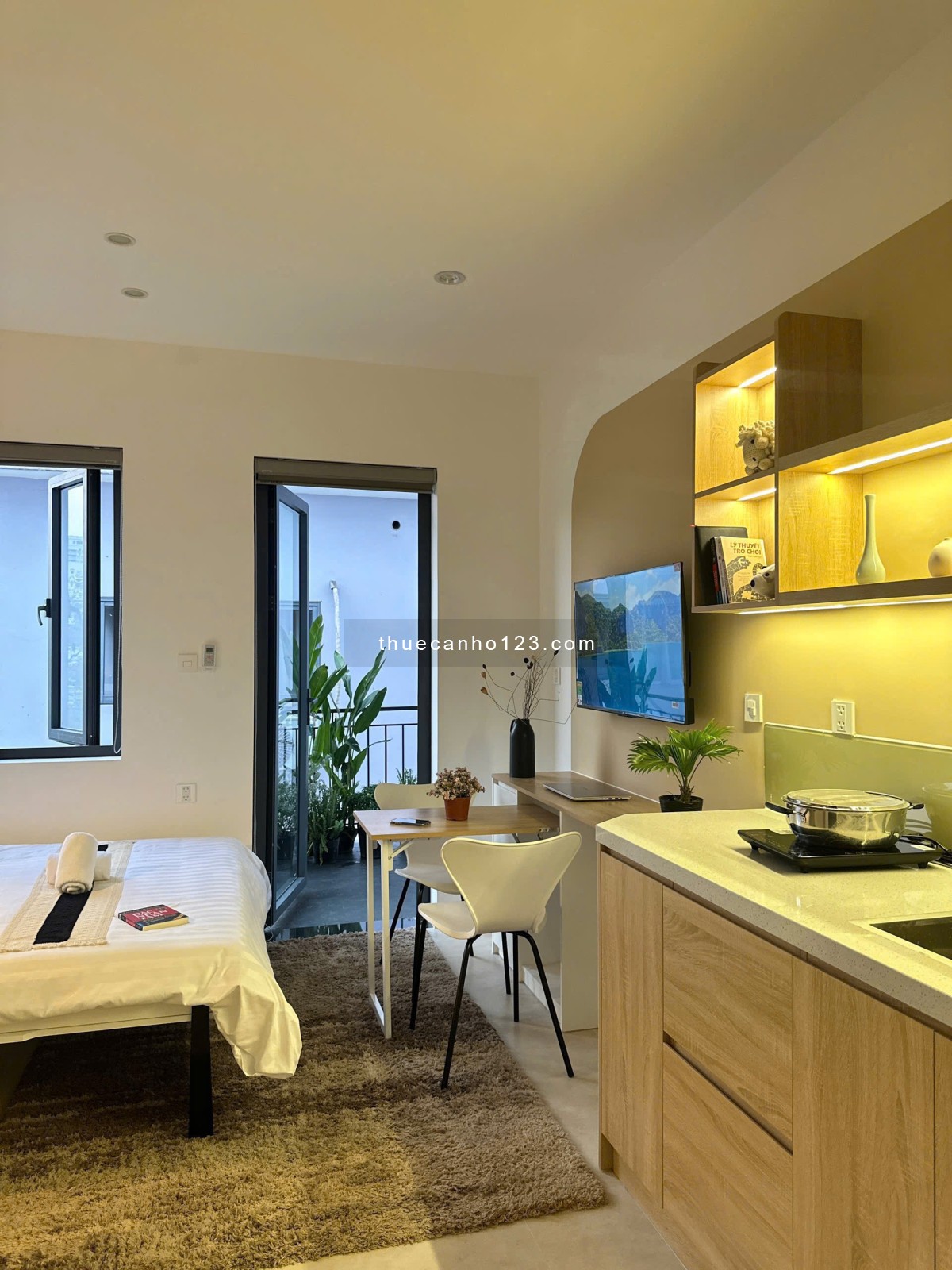 Studio hiện đại full nội thất – Ban công thoáng sáng – Ngay gần sân bay Tân Sơn Nhất - Quận Tân Bình