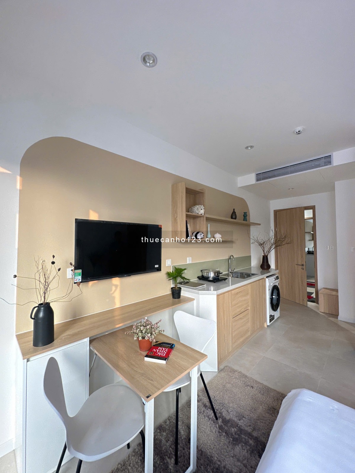 Studio hiện đại full nội thất – Ban công thoáng sáng – Ngay gần sân bay Tân Sơn Nhất - Quận Tân Bình