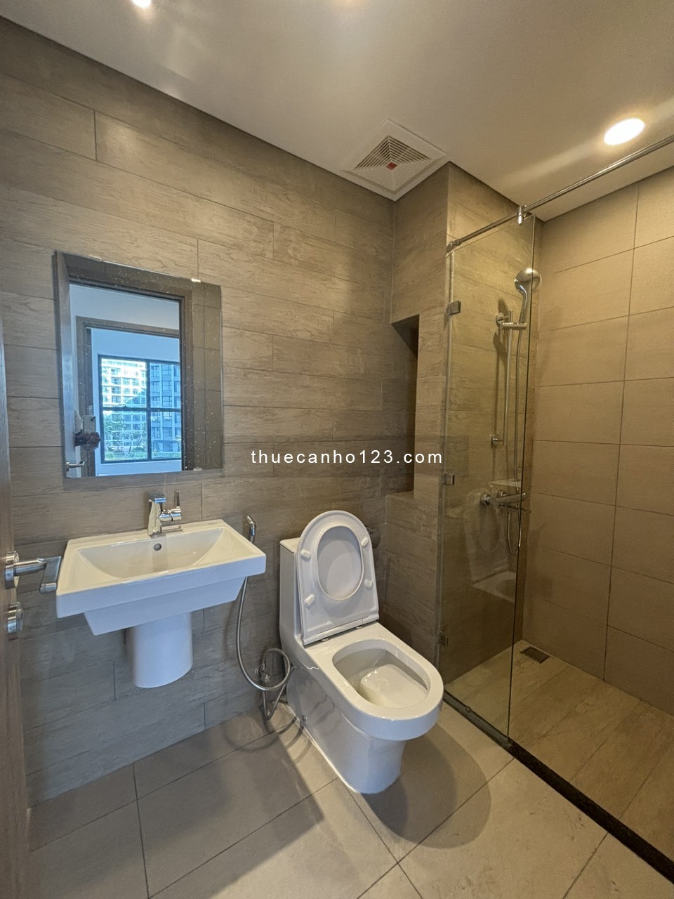 Cho thuê căn hộ chung cư cao cấp Celadon City quận Tân Phú kế Aeon Mall 1PN đến 3PN