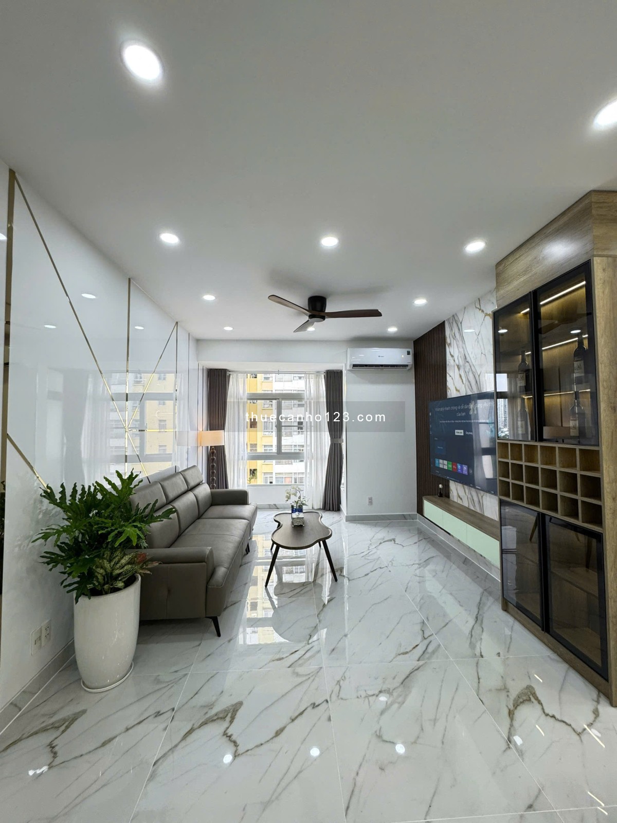 Em chuyên cho thuê Sky Garden Phú Mỹ Hưng 2-3 phòng ngủ trên 11triệu.Cam kết 100% nhà đẹp giá tốt