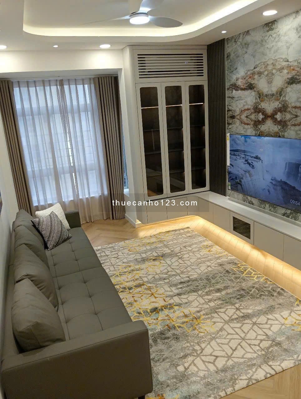 Em chuyên cho thuê Sky Garden Phú Mỹ Hưng 2-3 phòng ngủ trên 11triệu.Cam kết 100% nhà đẹp giá tốt