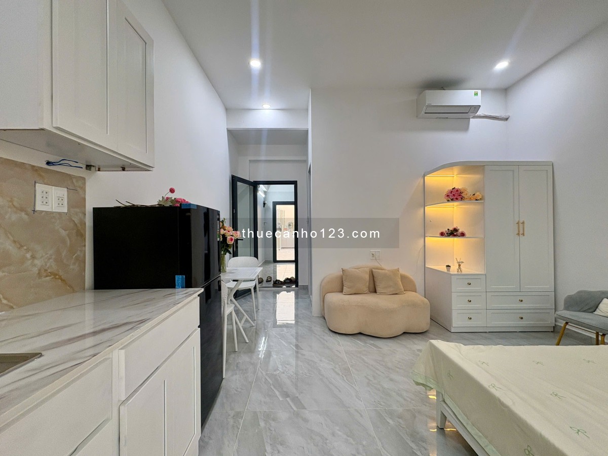 Phòng ban công mới 100%, khu Tân Quy cạnh Lotte Mart, Full nội thất MGR