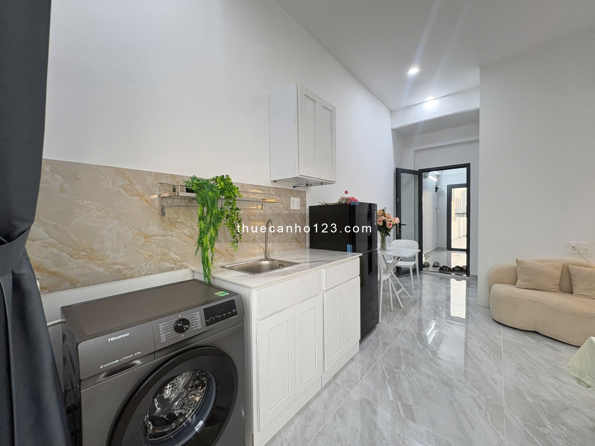 Phòng ban công mới 100%, khu Tân Quy cạnh Lotte Mart, Full nội thất MGR