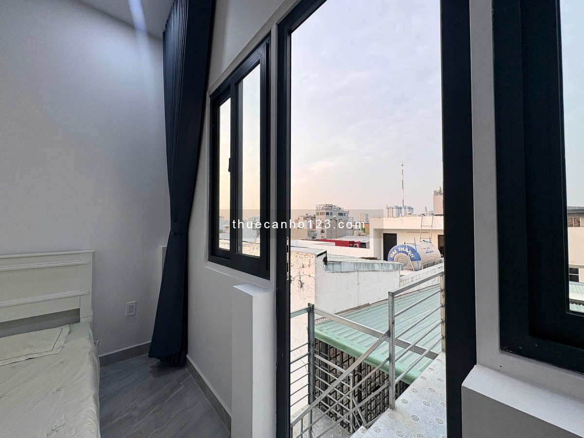 Phòng ban công mới 100%, khu Tân Quy cạnh Lotte Mart, Full nội thất MGR