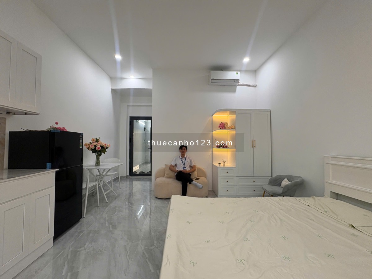 Phòng ban công mới 100%, khu Tân Quy cạnh Lotte Mart, Full nội thất MGR