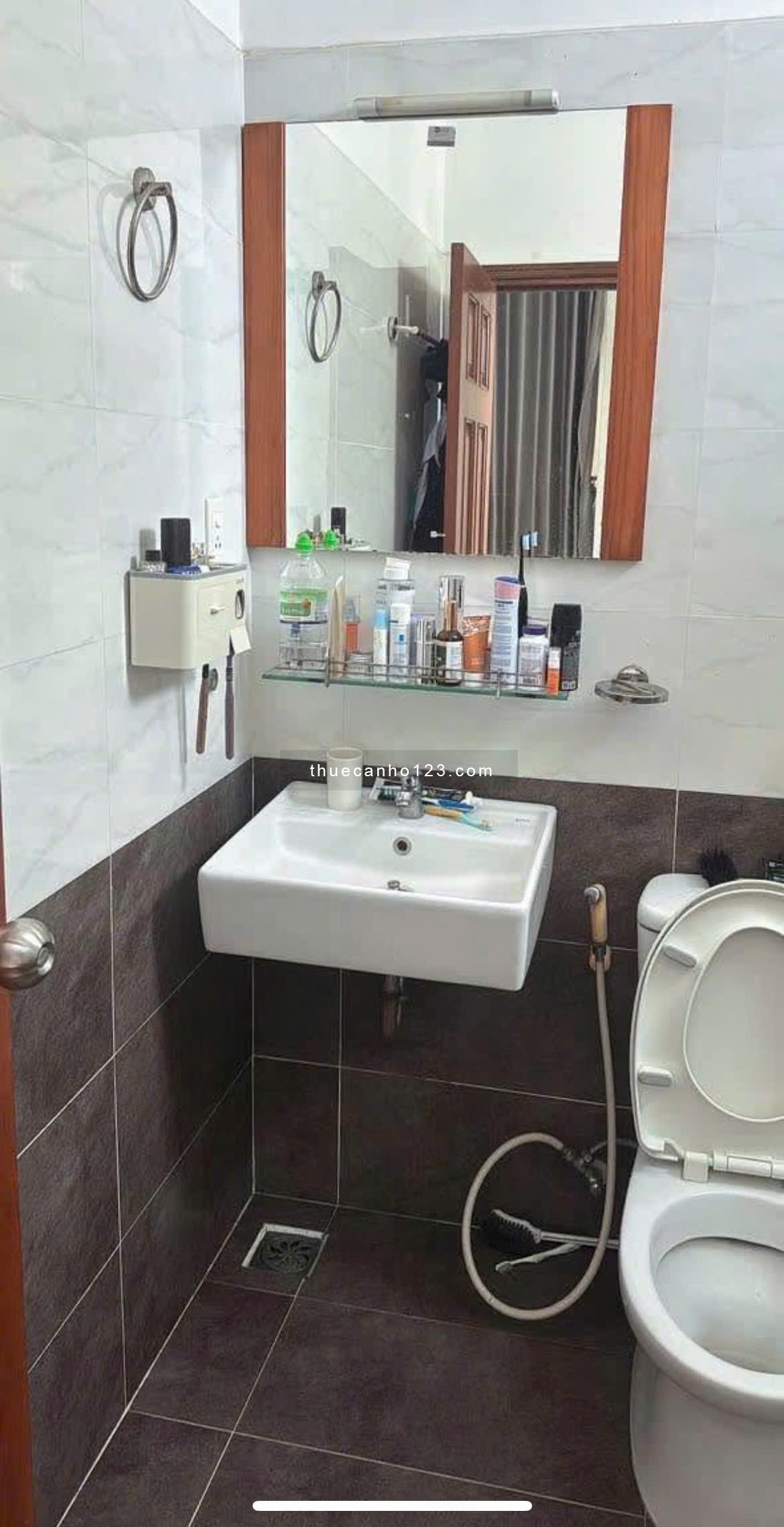 Căn hộ Nam Kỳ Khởi Nghĩa, Q3: 90m2, 2p ngủ rộng, Nội thất, 10tr7/th.