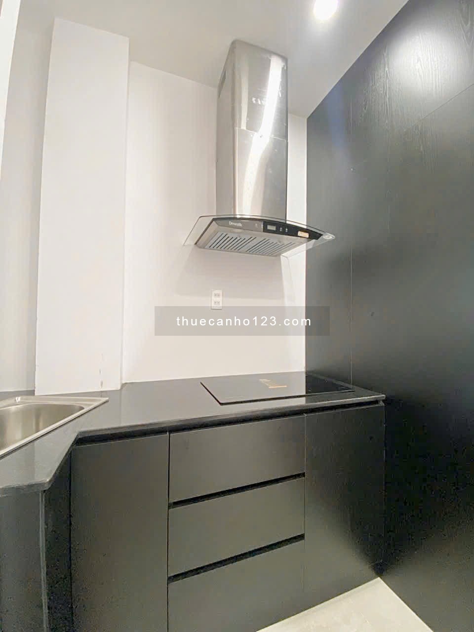 Bóc Seal Căn Hộ Ban Công Sát Bờ Kè Trường Sa_Cầu Lê Văn Sỹ_Vòng Xoay Dân Chủ_Viettel Tower_Quận 3