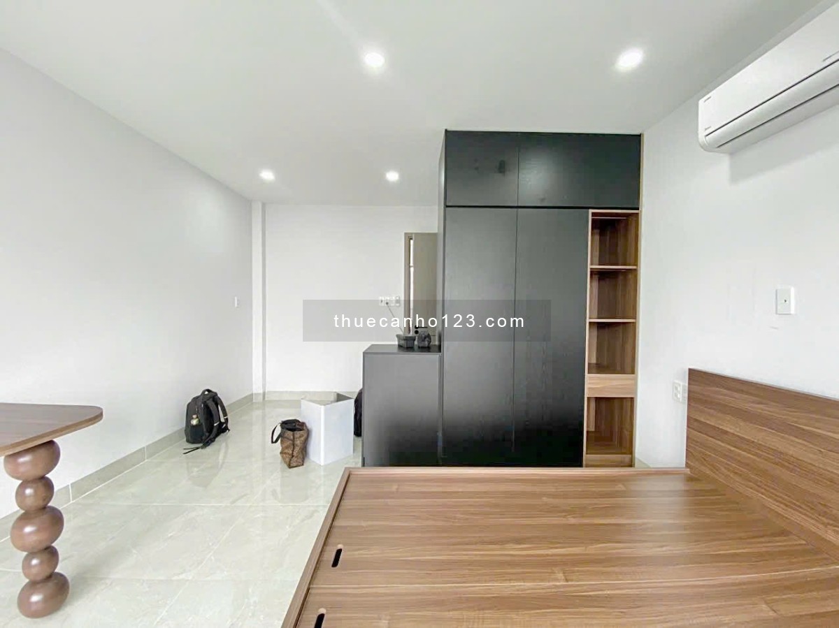 Bóc Seal Căn Hộ Ban Công Sát Bờ Kè Trường Sa_Cầu Lê Văn Sỹ_Vòng Xoay Dân Chủ_Viettel Tower_Quận 3