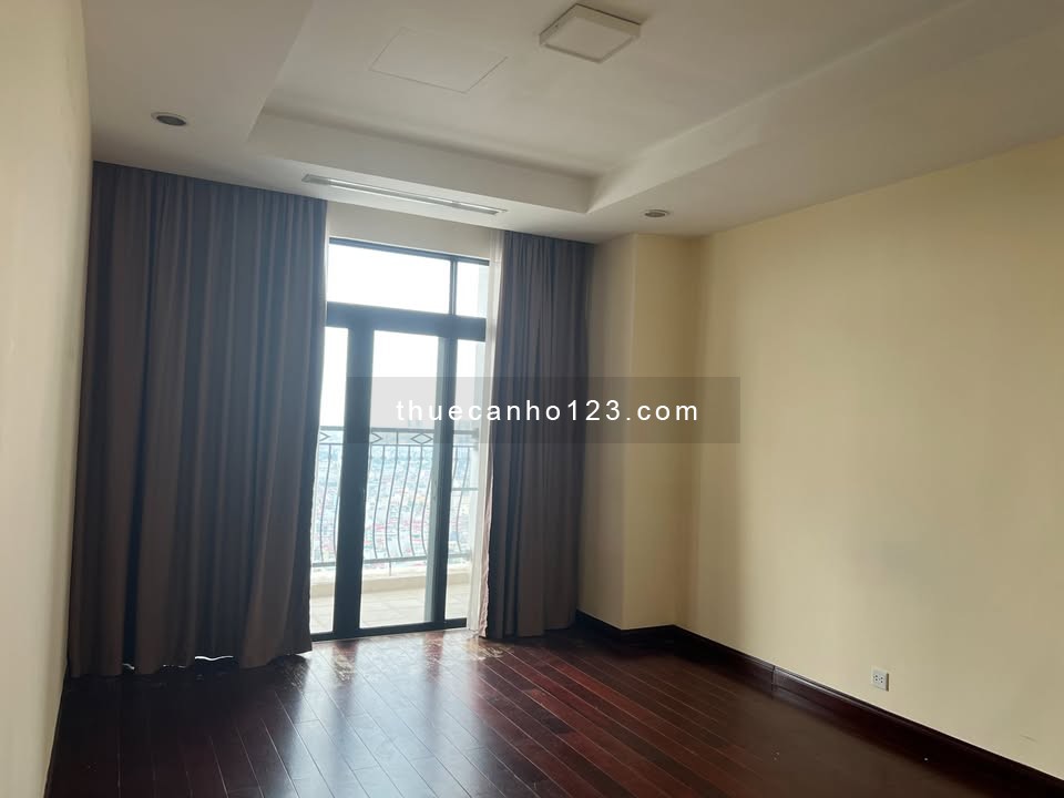 Cho thuê CHCC Royal City, đồ cơ bản, 2x triệu
