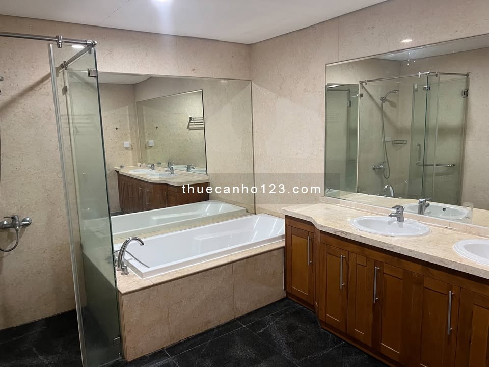 Cho thuê CHCC Royal City, đồ cơ bản, 2x triệu