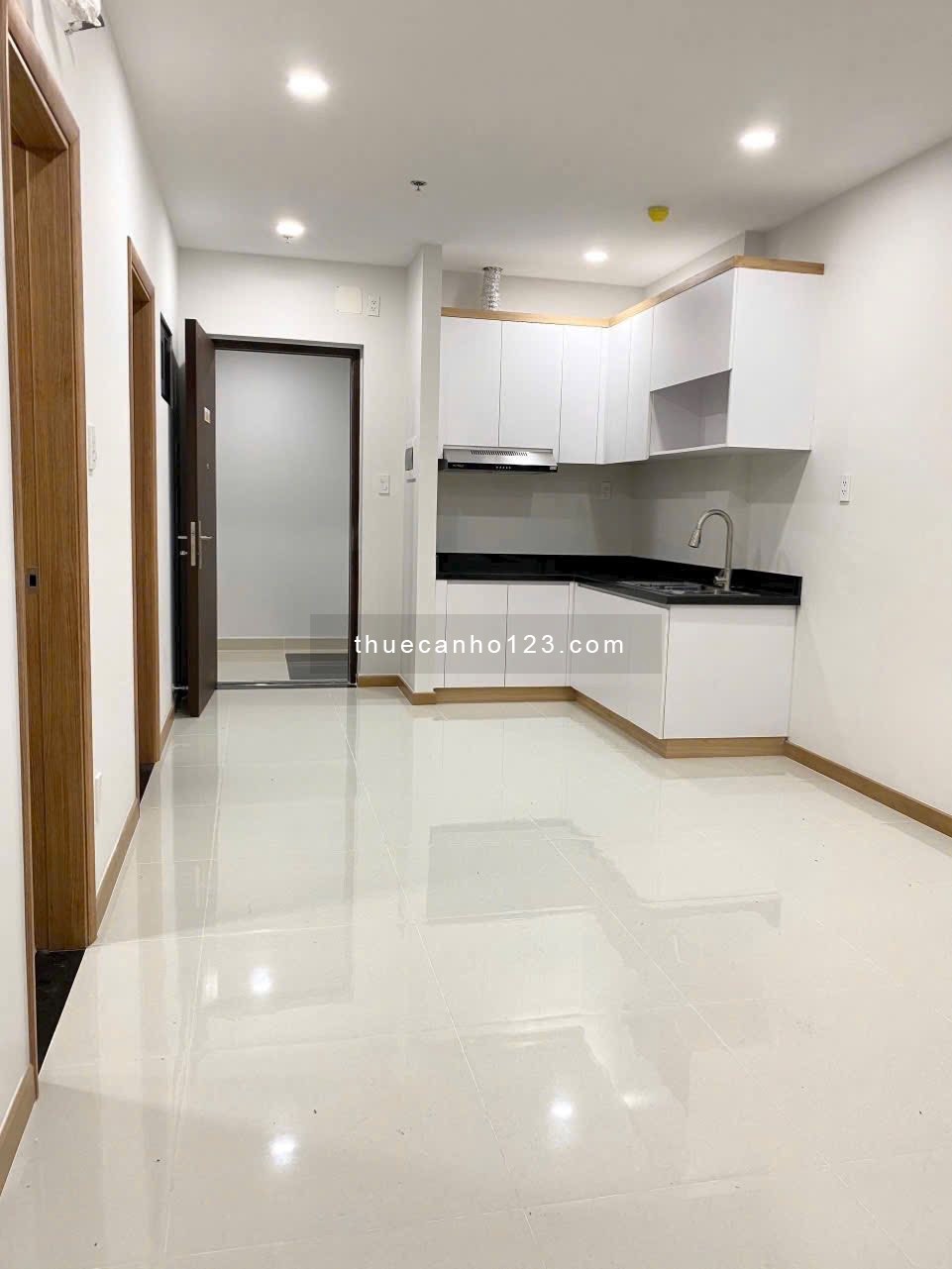 Cần cho thuê Bcons Miền Đông 2pn 2wc tầng 6.