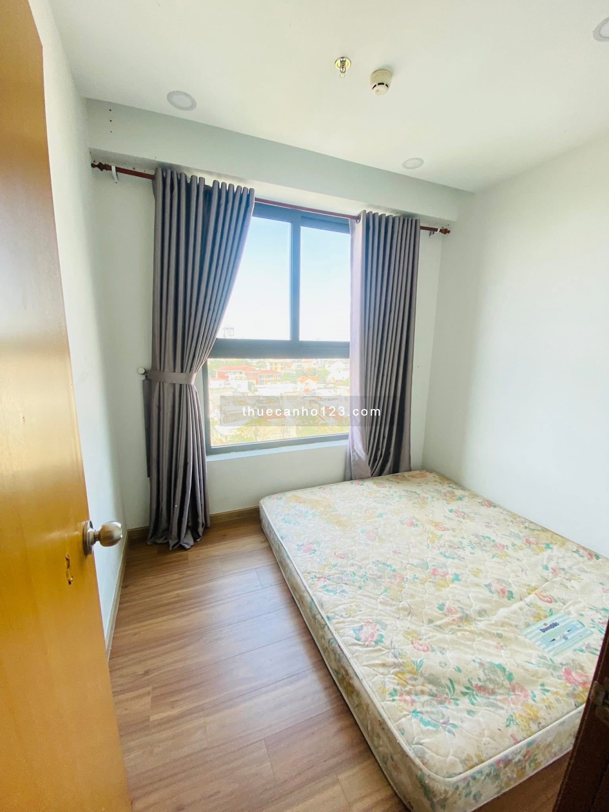 Cho thuê căn hộ Bcons Garden - Full nội thất, chỉ việc xách valo vào ở