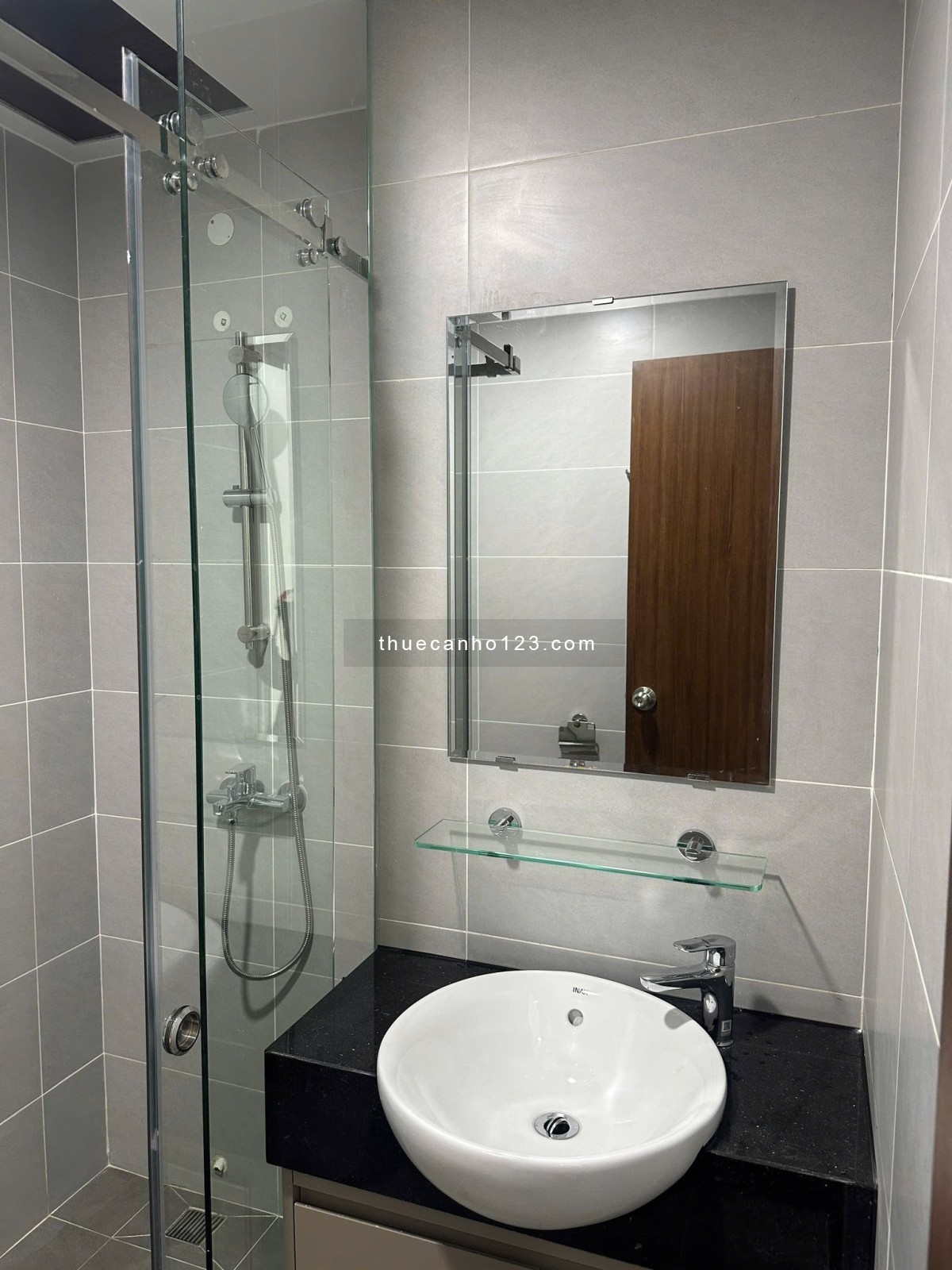 Cho thuê căn hộ Bcons Sapphire mới tinh, Full bếp, nhà vệ sinh