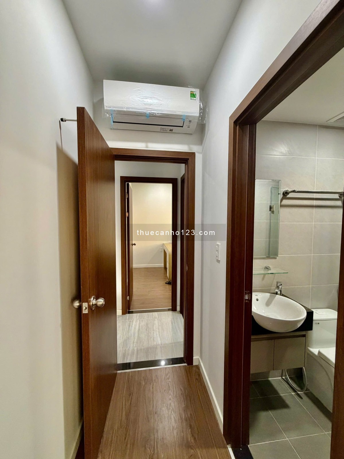 Chính chủ cho thuê căn hộ full nội thất chỉ 10 triệu - Tại Bcons City