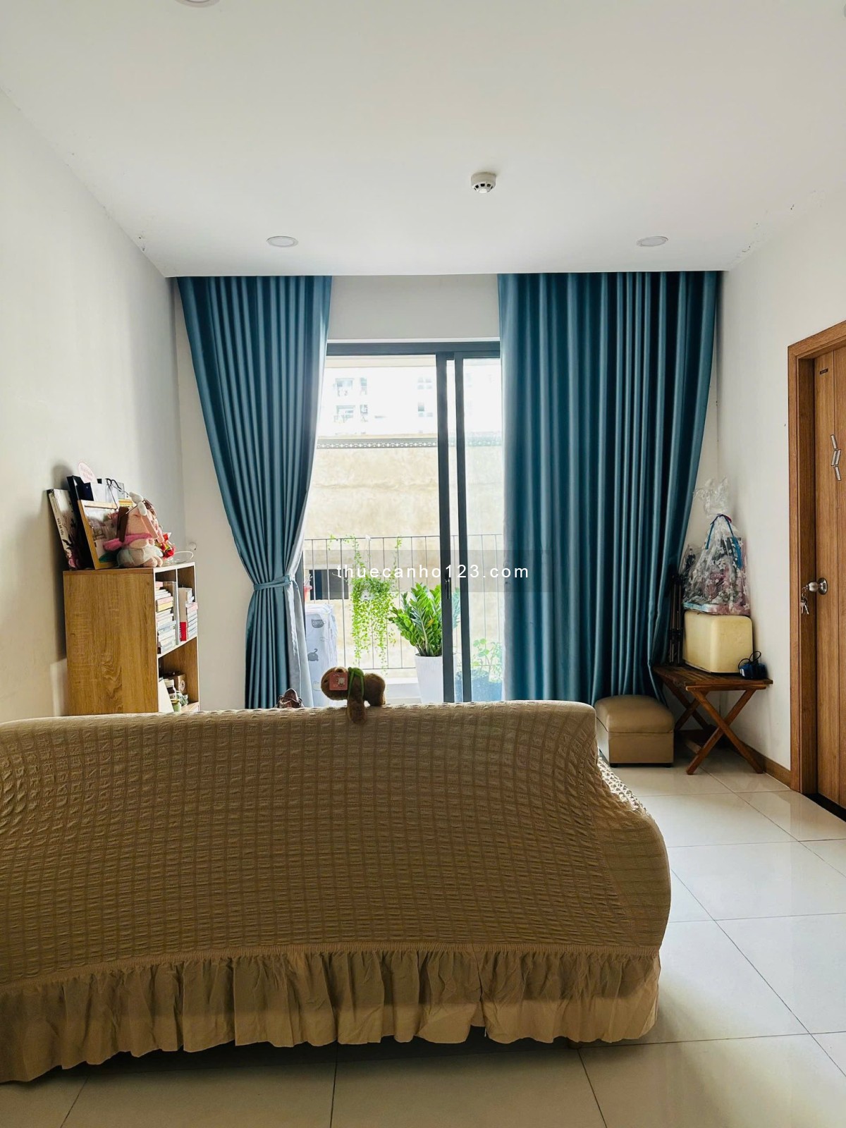 Cần cho thuê Bcons Miền Đông 2pn 2wc tầng 6.