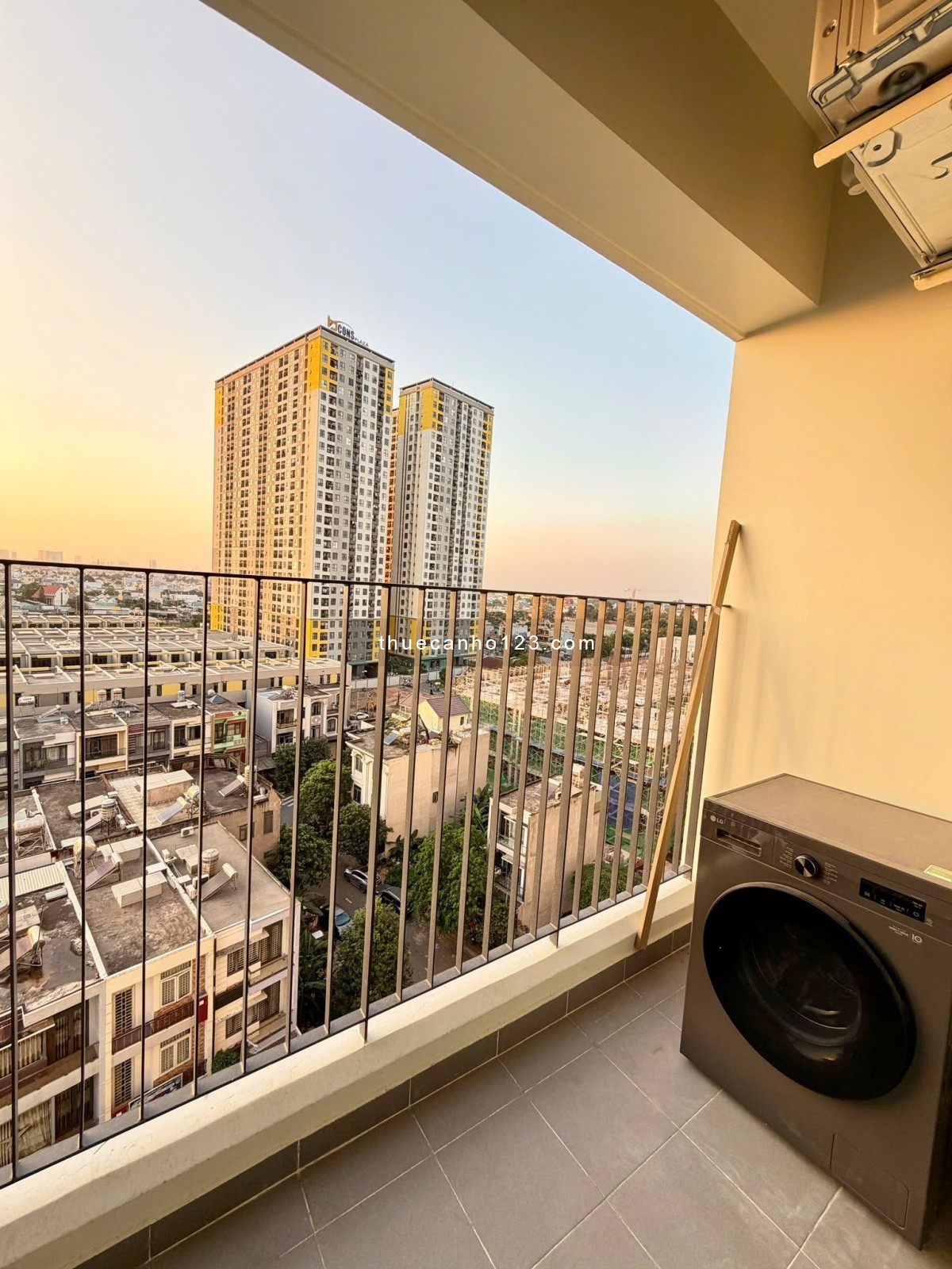 Chính chủ cho thuê căn hộ full nội thất chỉ 10 triệu - Tại Bcons City