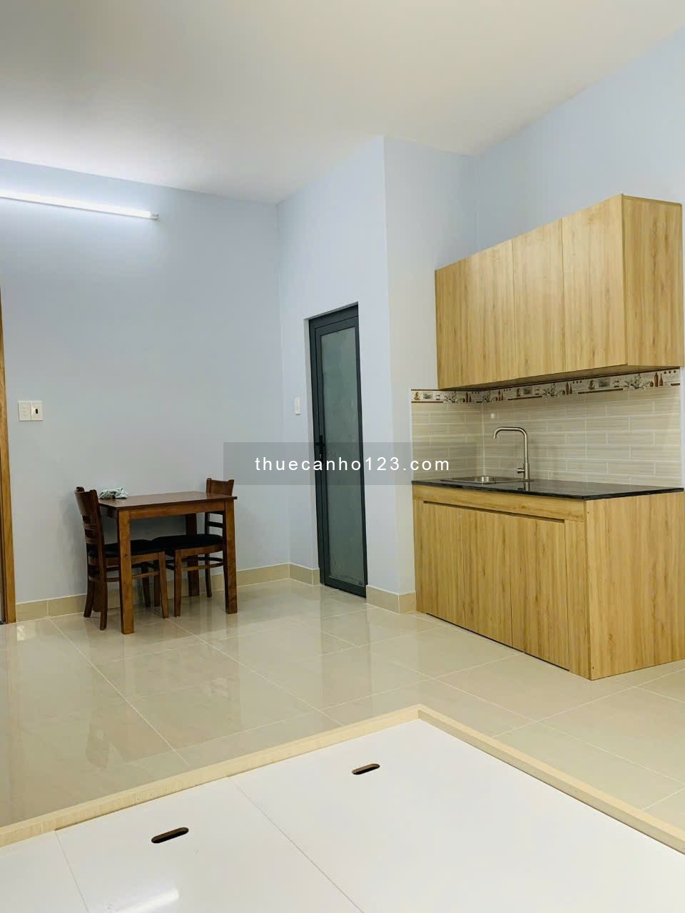 Cho thuê căn hộ Studio Cửa sổ Q4 gần chợ 200, nhà thờ Xóm Chiếu, ĐH Luật, ĐH Nguyễn Tất Thành