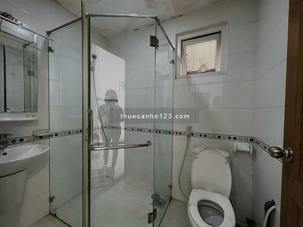 Cho thuê căn hộ Studio Cửa sổ thoáng Q4 gần ĐH Luật, ĐH Nguyễn Tất Thành, chợ 200, nhà thờ Xóm Chiếu