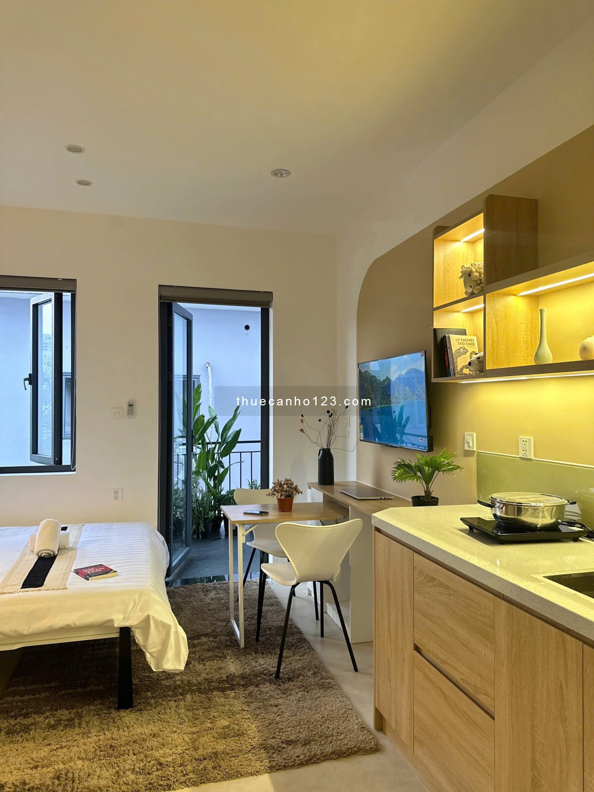 Cho thuê căn hộ Studio gần Sân Bay & Etown, ngay CV Hoàng Văn Thụ