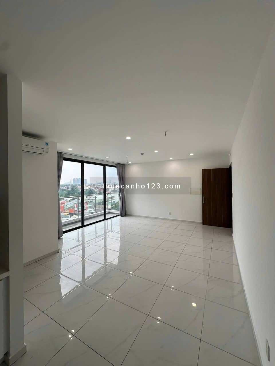 Cho thuê căn hộ Precia 3pn, 2wc, 96m², nhà mới 100%, giá 18 triệu/tháng