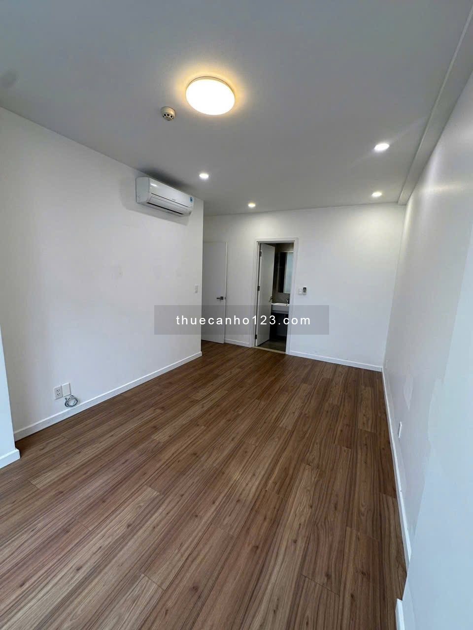 Cho thuê căn hộ Precia 3pn, 2wc, 96m², nhà mới 100%, giá 18 triệu/tháng