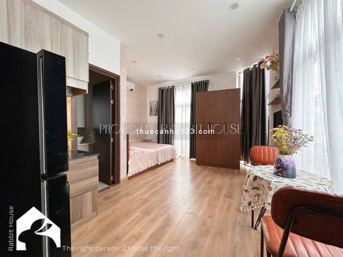 Studio full nội thất – Ban công siêu rộng thoáng mát – Đường Nguyễn Thái Bình, trung tâm Tân Bình