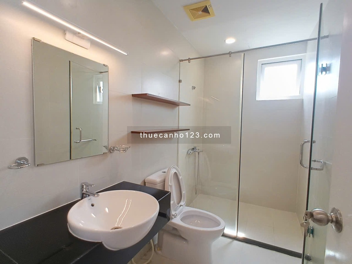 Cho thuê gấp căn hộ Q4 - Bến Vân Đồn, view BITEXCO, FULL nột thất, giá 15,5tr/tháng, 14tr5/ tháng