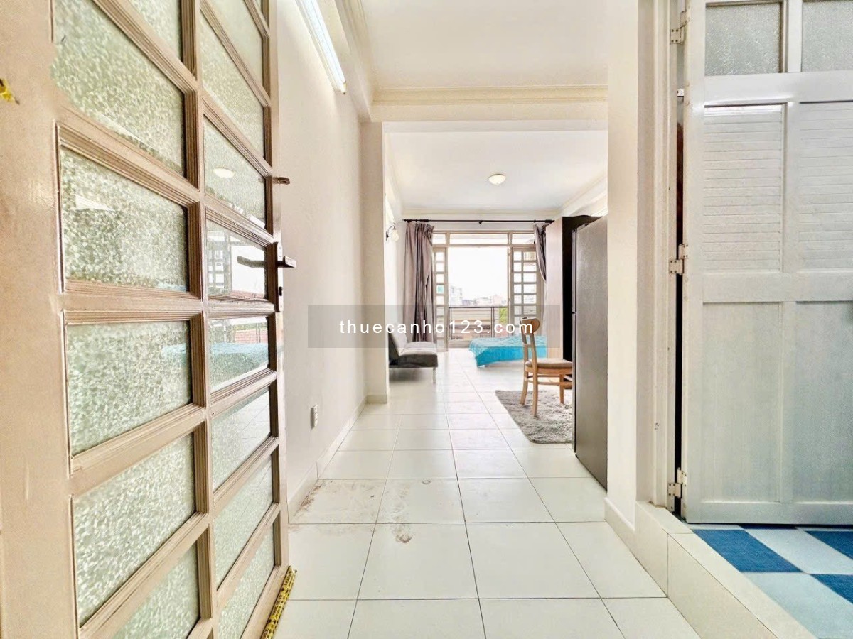 Căn hộ studio ban công full nội thất rộng 40m2 Gần lăng cha cả ngã tư bảy hiên quận tân bình
