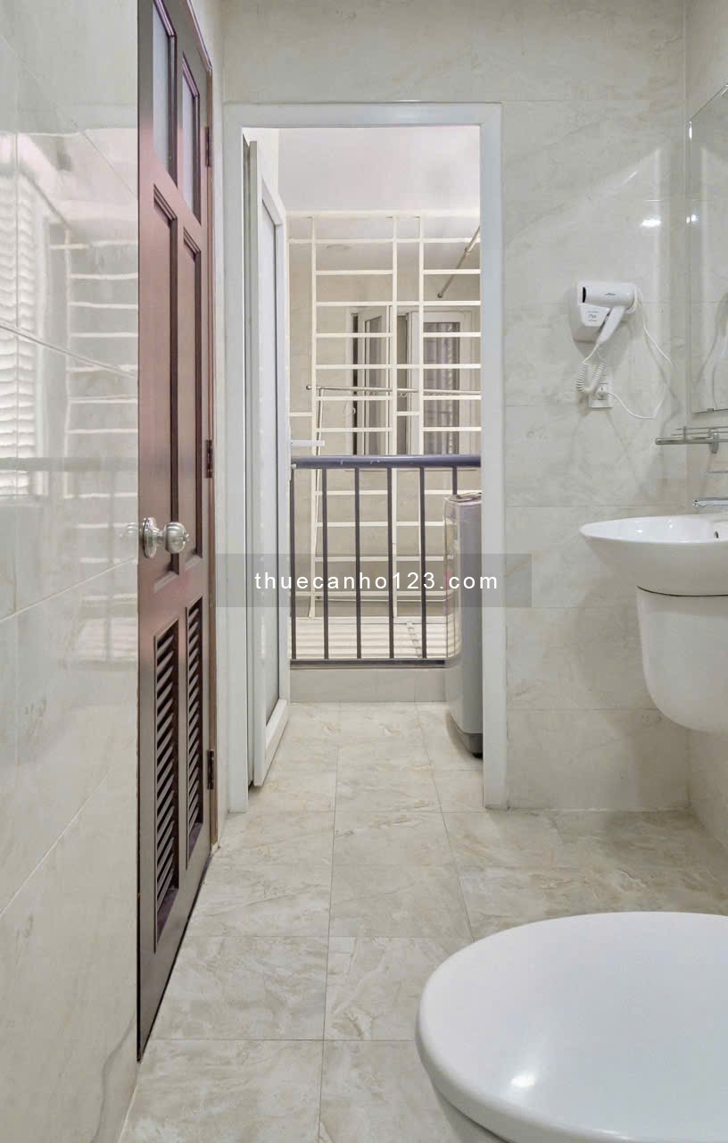 Cho thuê căn hộ 1 phòng ngủ 40M² có ban công thoáng mát gần Sân Bay Tân Sơn Nhất, Tân Bình