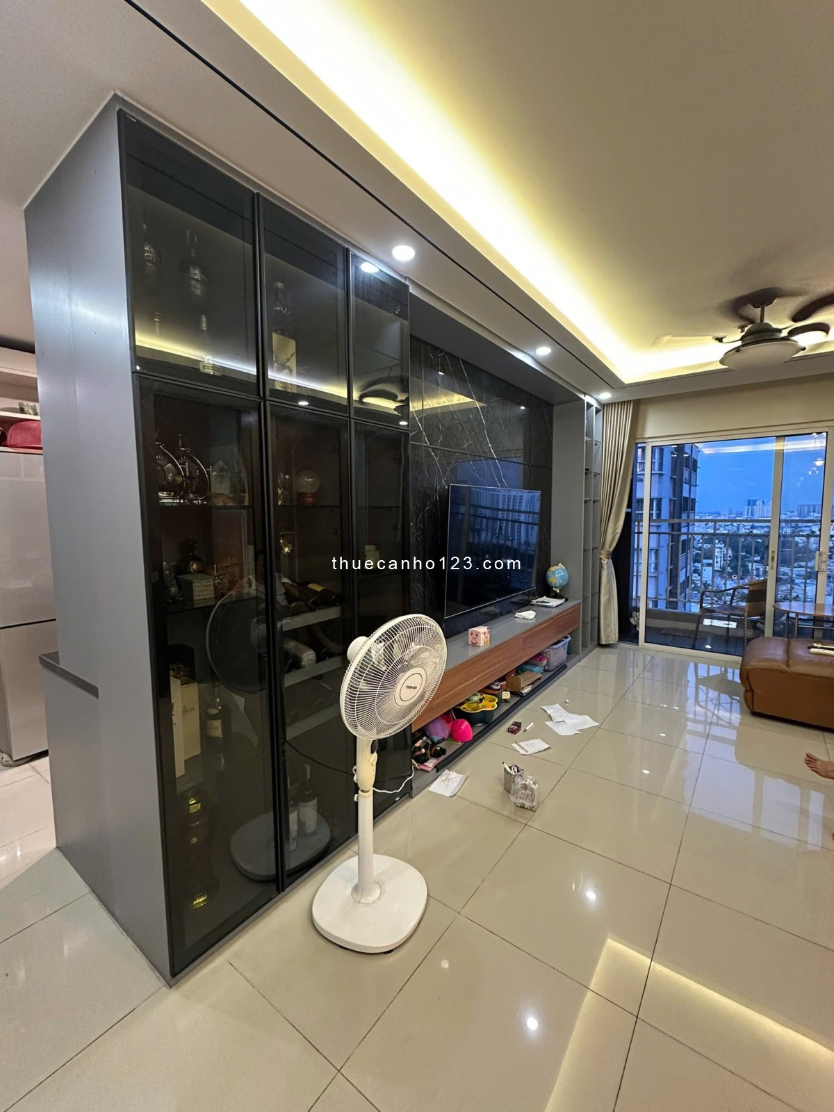 Cho thuê căn hộ 3PN tại Sunrise City North