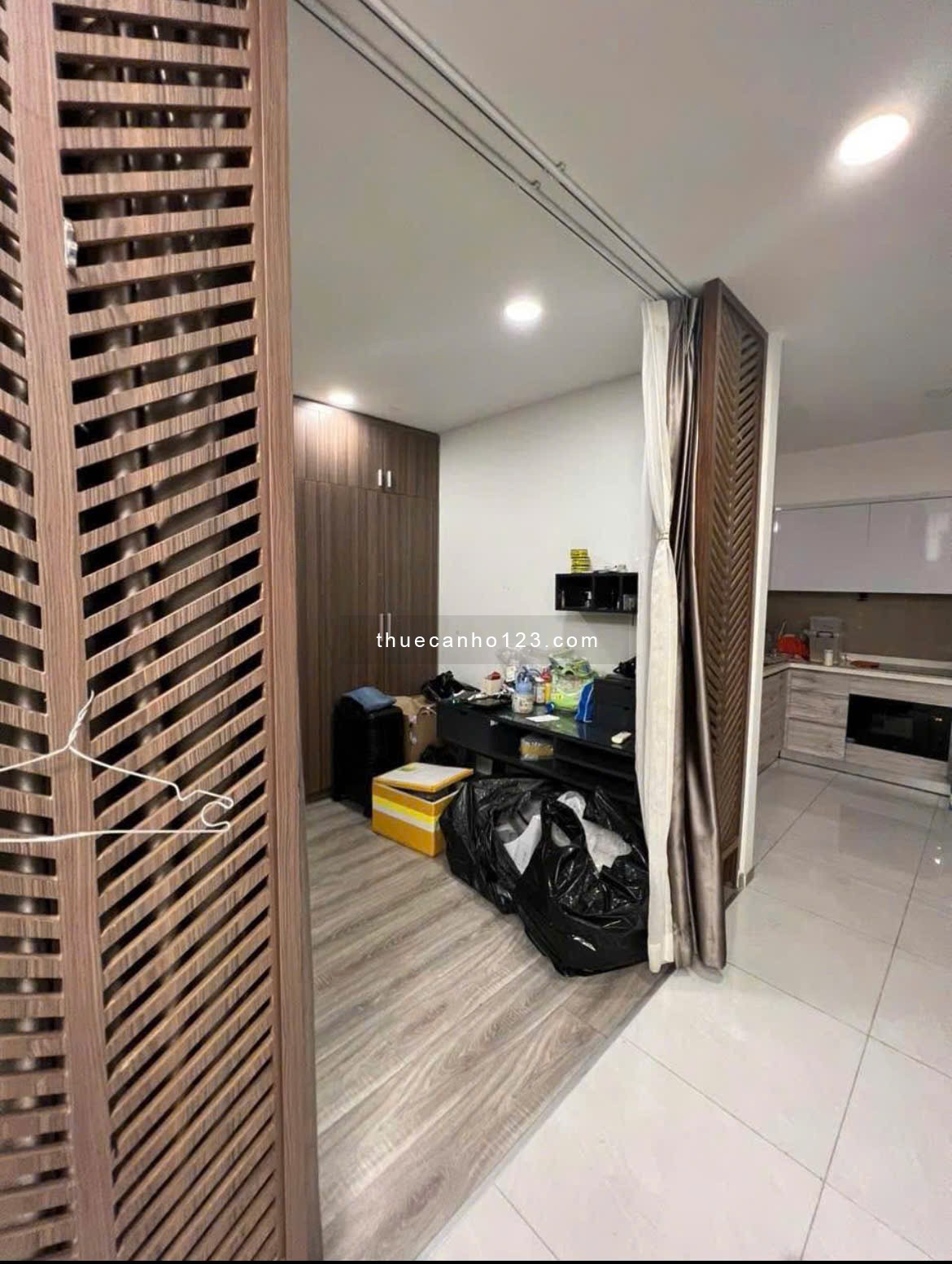 Giá 11tr, CHCC Republic, Cộng Hòa, P4, TB, 50m2, Nội thất, Nhà mới.