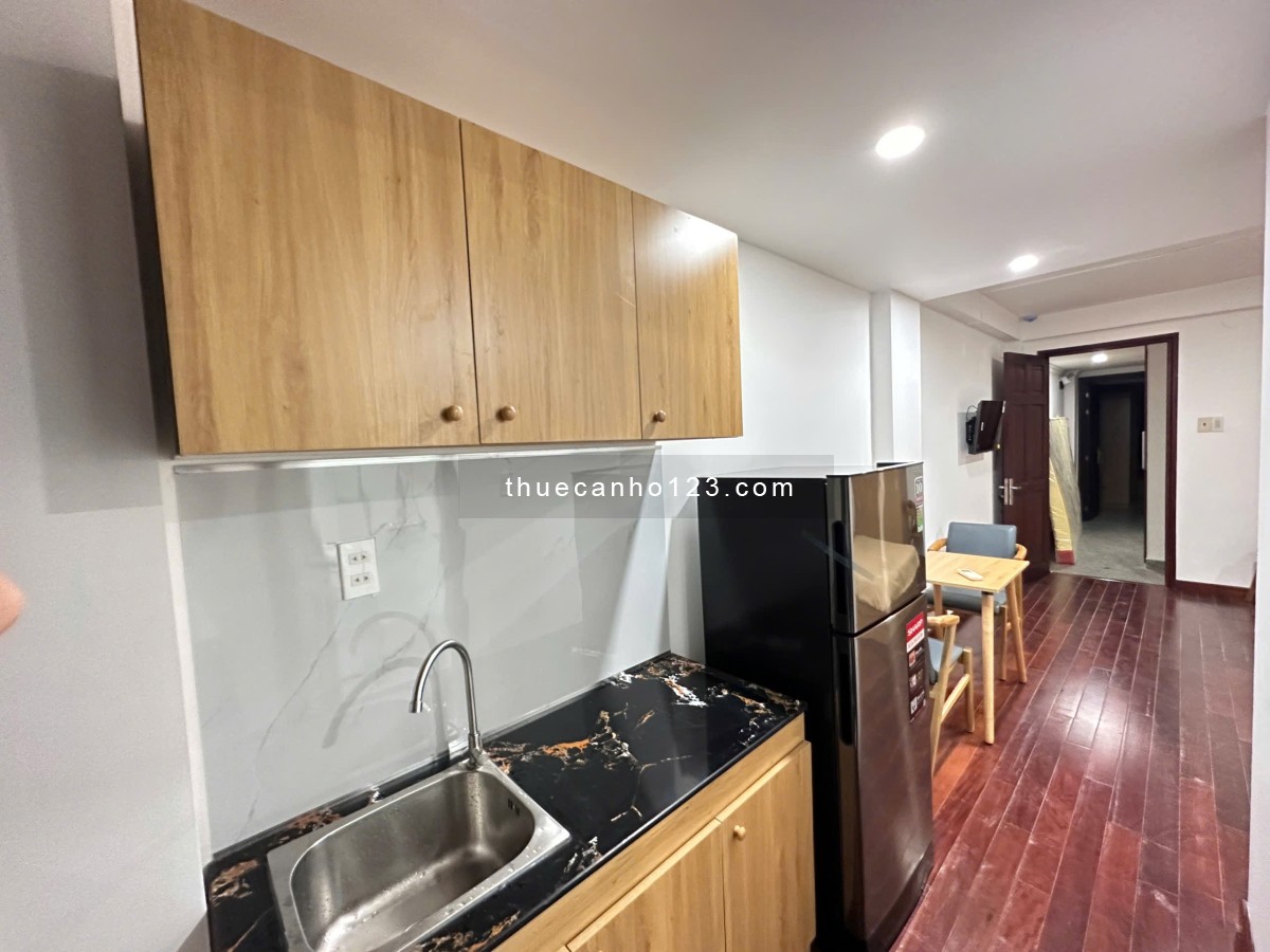 Cho thuê căn hộ Studio Cửa sổ Q1 gần cầu Calmette, cầu Ông Lãnh, chợ Bến Thành, Takashimaya