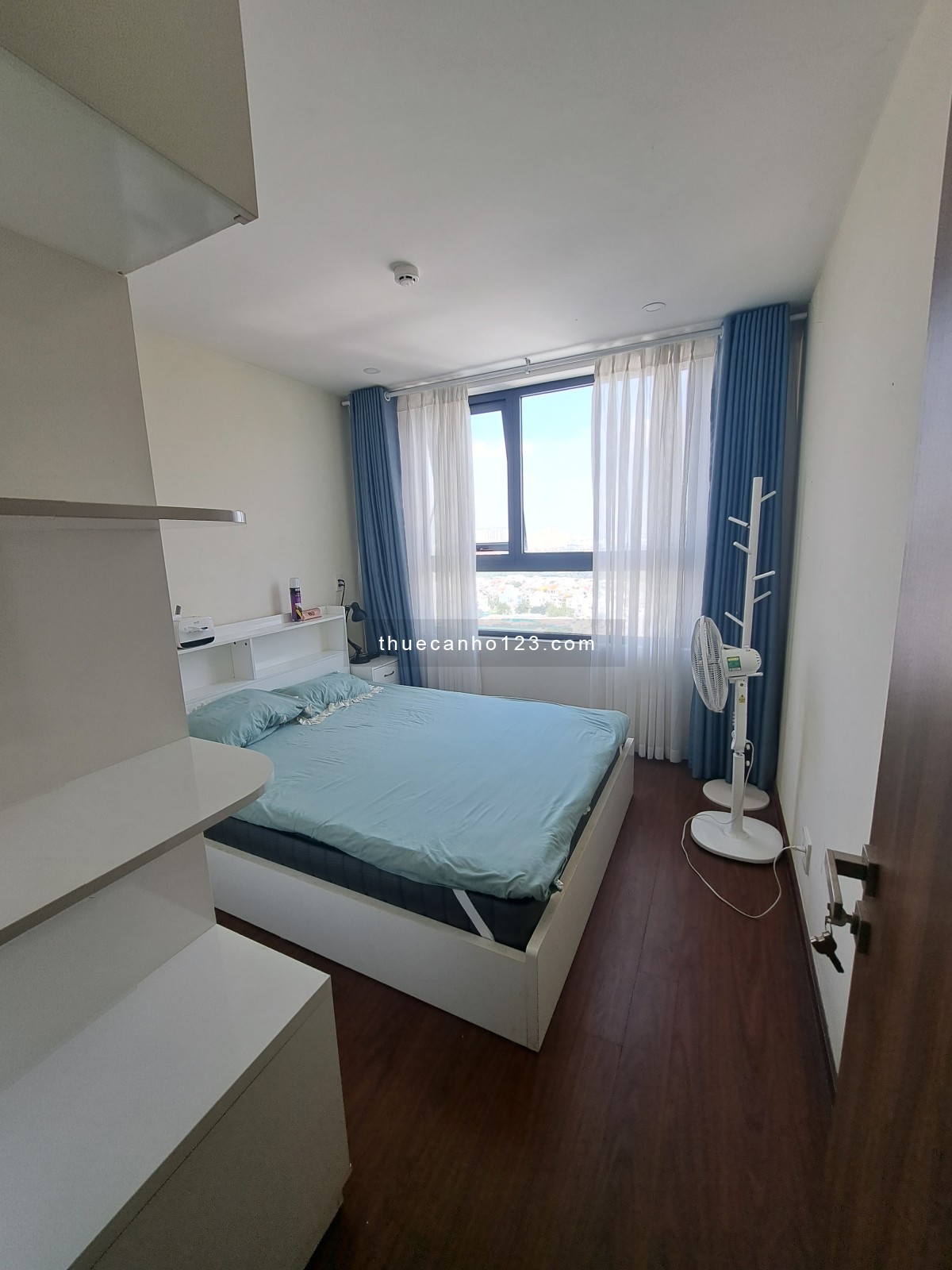 Cần cho thuê căn hộ Goldora Plaza 2 PN, 1WC, đầy đủ nội thất