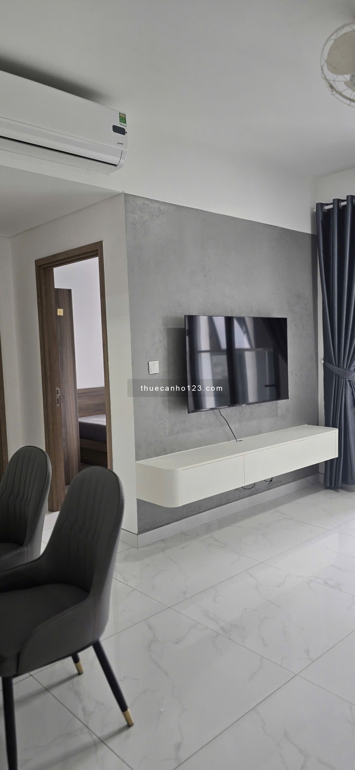 Cho thuê căn hộ Diamond Alnata, 85m2, 2PN, 2WC, Nội thất đầy đủ, giá tốt chỉ 17tr/th( Bao phí Qly )